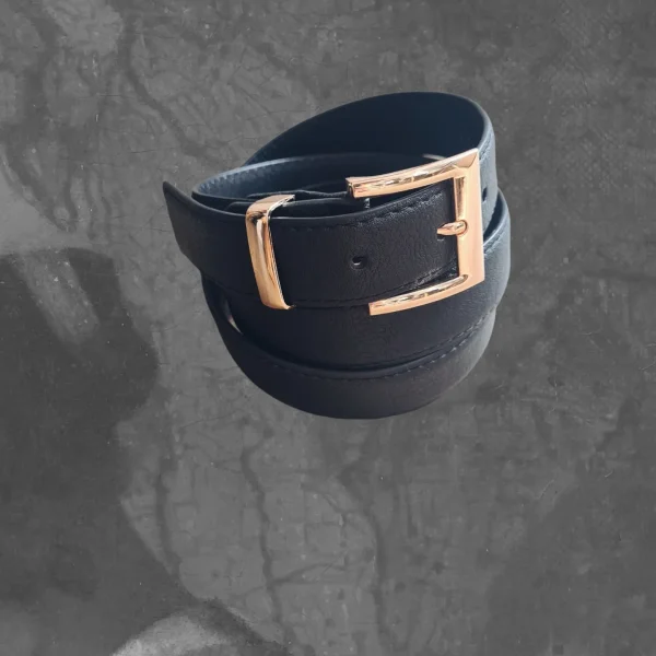 Ginaikeia zoni mayri me xrisi tetragoni toka